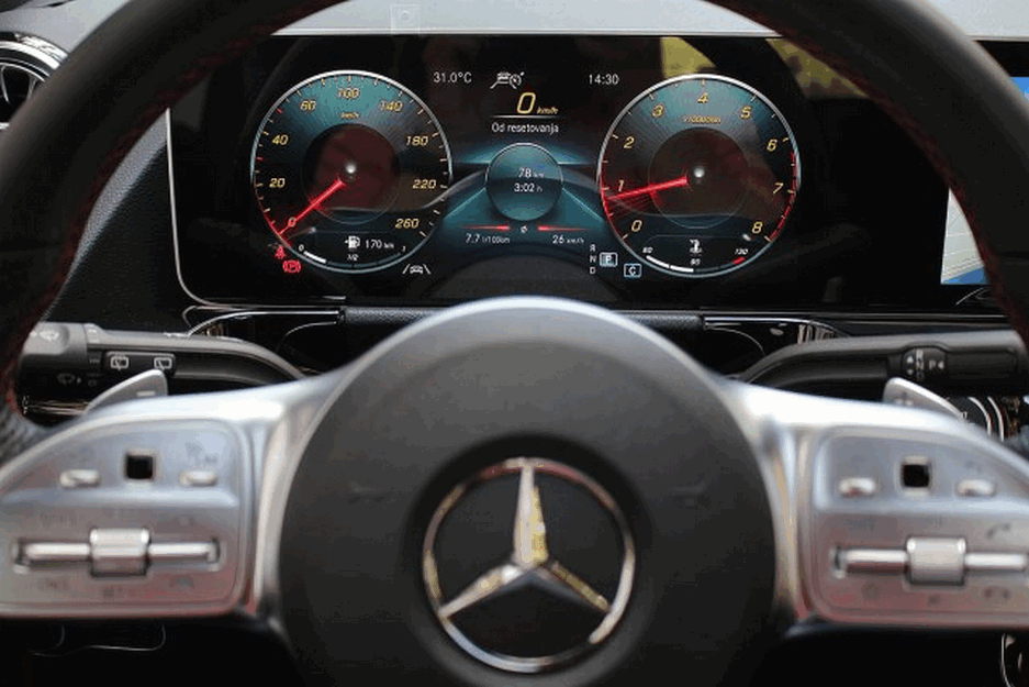 Dugme u automobilu koje vas može izvući iz bezizlazne situacije: Mnogi ne znaju za ovo